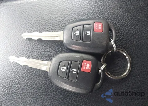 2016 Toyota Rav4 Le z USA, uszkodzony, nr VIN JTMBFREVXGD183538